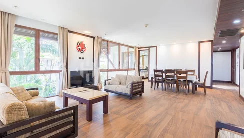 Freehold 2-Bed Penthouse in Exclusive Marina