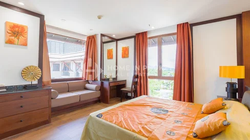 Freehold 2-Bed Penthouse in Exclusive Marina