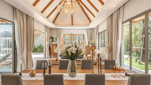 Villas luxueuses avec vue sur la montagne près de l'école UWC