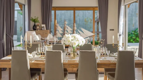 Villas luxueuses avec vue sur la montagne près de l'école UWC