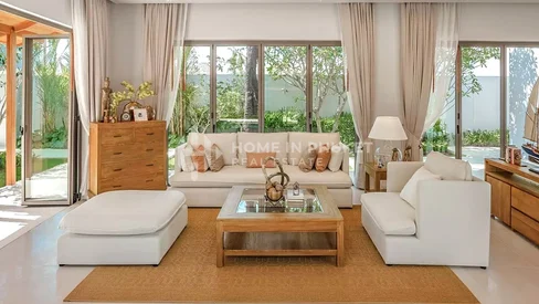 Villas luxueuses avec vue sur la montagne près de l'école UWC