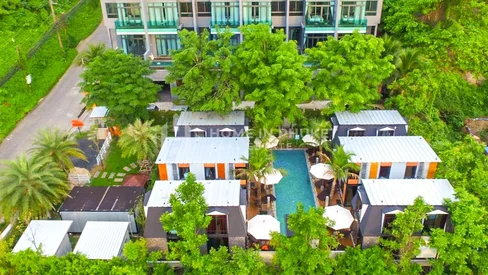 Un Développement de 12 villas avec terrain à Patong