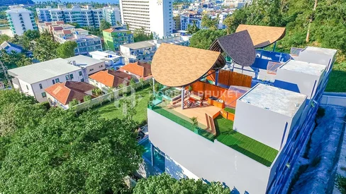 Un Développement de 12 villas avec terrain à Patong