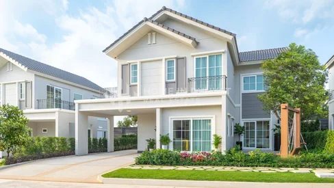 Maisons de style cottage européen à Paklok