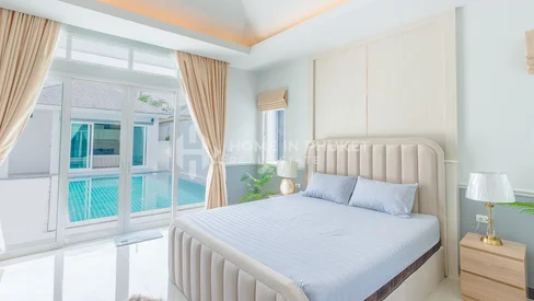 Villa moderne de 3 chambres à Rawai