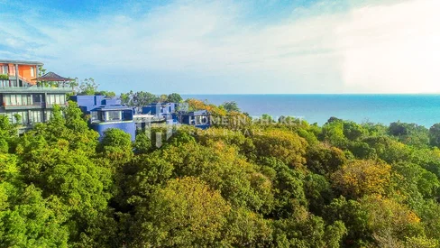 Villa résidentielle de luxe avec piscine et vue sur mer