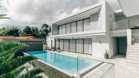 Magnifique villa de 3 étages à Kamala