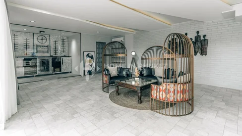 Magnifique villa de 3 étages à Kamala