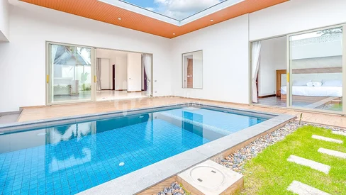 Contemporary 3-Bed Pool Villa in Pasak