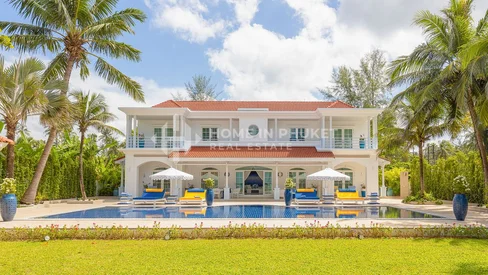 วิลล่าติดชายหาดบนหาดนาใต้