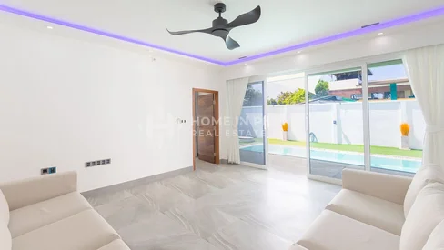 Villa de plain-pied avec piscine à Saiyuan Rawai