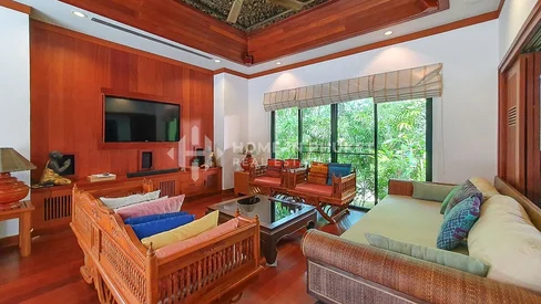 Villa de style thaïlandais-balinais avec piscine privée