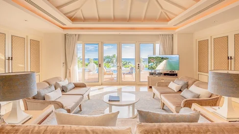 Villa luxueuse avec vue sur la mer à Layan