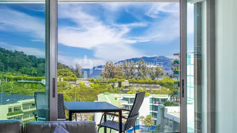 อพาร์ทเมนต์ห้องสตูดิโอสไตล์ร่วมสมัยพร้อมวิวทะเล