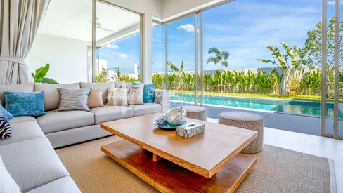 Villas tropicales contemporaines avec piscine