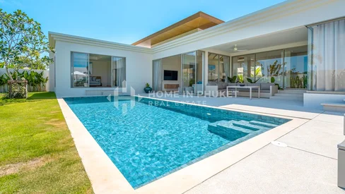 Villas tropicales contemporaines avec piscine