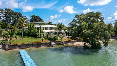 Villa moderne avec piscine et vue sur Phang Nga