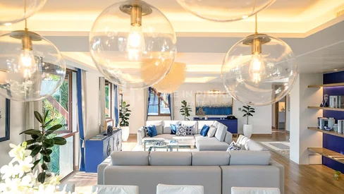 Penthouse exclusif de 4 chambres avec vue sur la marina