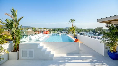 Penthouse exclusif de 4 chambres avec vue sur la marina
