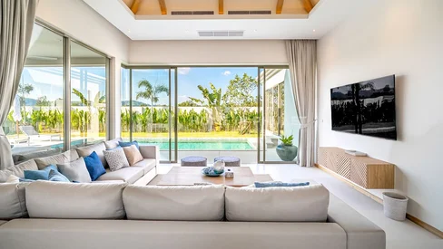 Villa tropicale contemporaine avec piscine