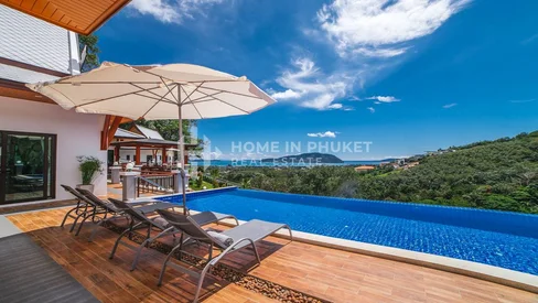 Luxueuse villa à flanc de colline avec vue sur mer à Rawai