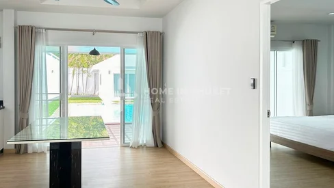 Villas jumelées avec piscine dans une communauté sécurisée