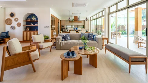 Villas de luxe à deux étages avec vue sur montagnes