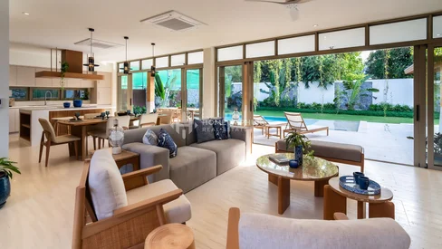 Villas de luxe à deux étages avec vue sur montagnes