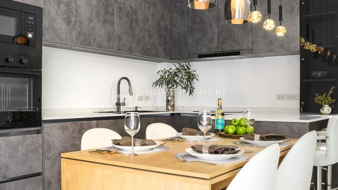 Modern 3-Bedroom Home with Rooftop