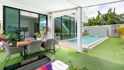 Villa de 3 étages avec piscine et terrasse sur le toit à Rawai