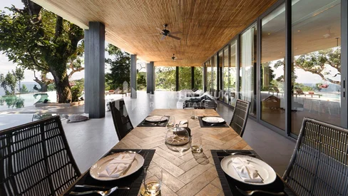 Magnifique villa de luxe en bord de mer sur Millionaires Mile