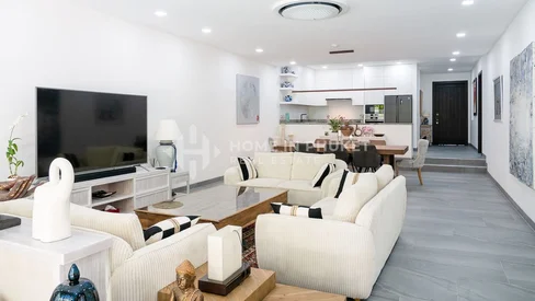 Appartement élégant au premier étage avec piscine privée