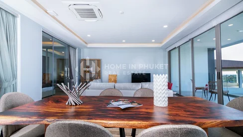 Spacieux appartement de 3 chambres avec vue sur la mer à Surin