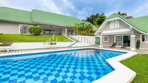 Maison familiale spacieuse avec piscine privée
