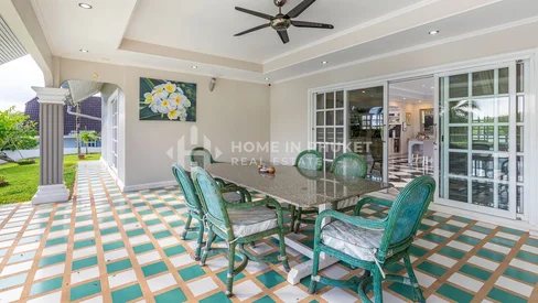 Maison familiale spacieuse avec piscine privée