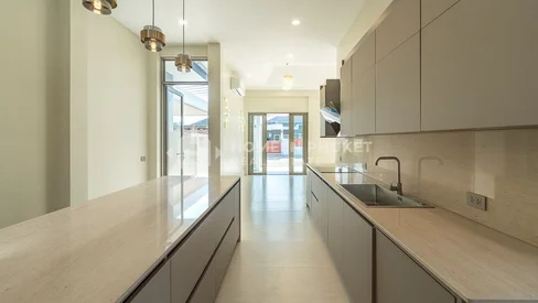 Villa à 3 chambres avec piscine à Thep Krasatti