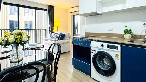 Modern 2-Bedroom Condo Near Central Department Store