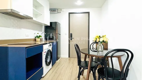 Modern 2-Bedroom Condo Near Central Department Store