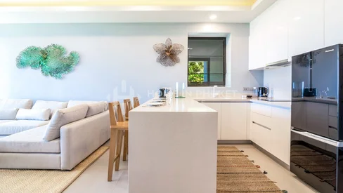 คอนโดสไตล์โมเดิร์น ​​1 ห้องนอน วิวทะเลในสุรินทร์