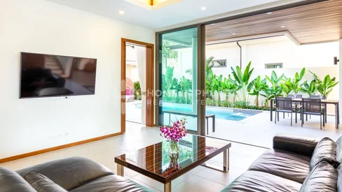 Villa contemporaine de style thaïlandais et balinais avec 4 chambres à coucher et piscine