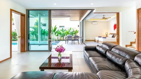 Villa contemporaine de style thaïlandais et balinais avec 4 chambres à coucher et piscine