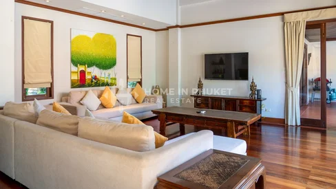 Villa spacieuse de 4 chambres avec piscine