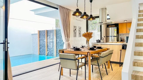 Villa moderne de 3 chambres avec piscine à Si Sunthon