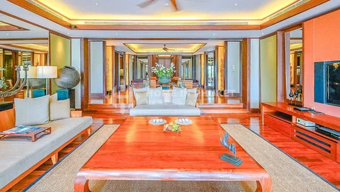 Luxueuse résidence de 4 chambres avec piscine et vue sur mer