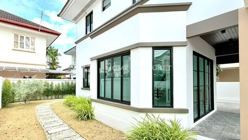 Maison moderne de 2 étages dans une communauté sécurisée