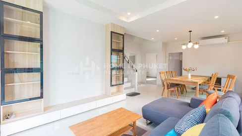 位于Koh Kaew 一个封闭式社区的4居室住宅