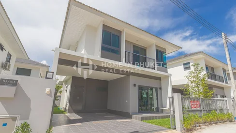 位于Koh Kaew 一个封闭式社区的4居室住宅