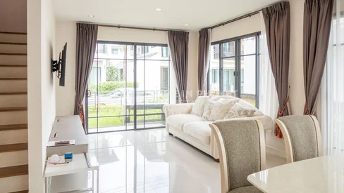 Maison de 3 chambres dans une communauté sécurisée