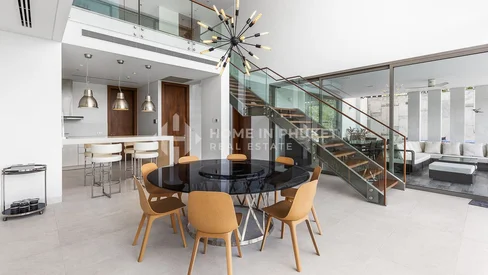 Duplex luxueux de 4 chambres à coucher avec patio