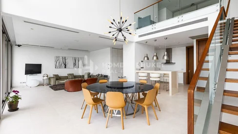 Duplex luxueux de 4 chambres à coucher avec patio